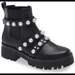 bp EUC Kora II Black Chunky Lug Sole Chelsea Boot with Pearl Strap